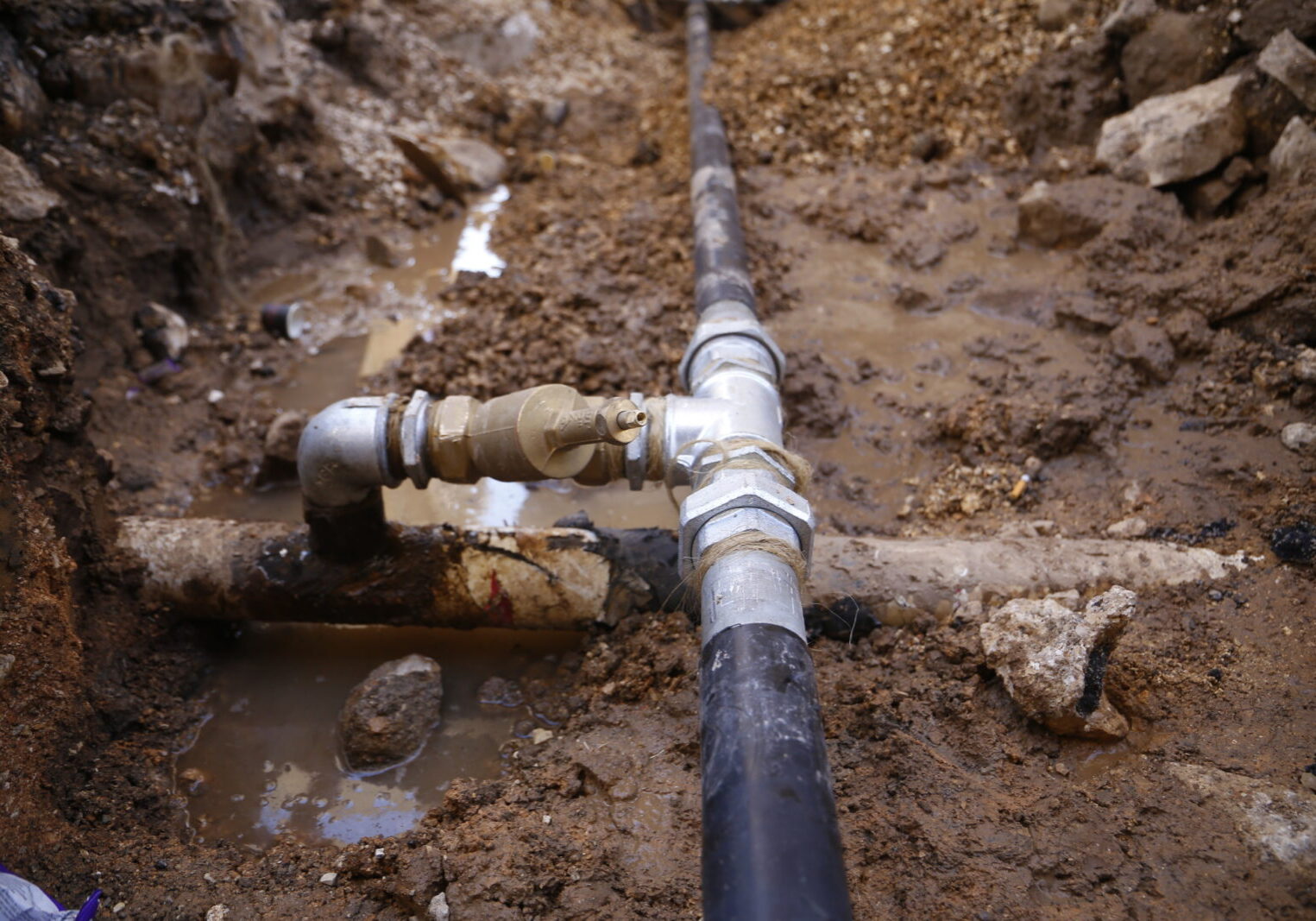 Water pipes, extending Mains Water Supply Underground